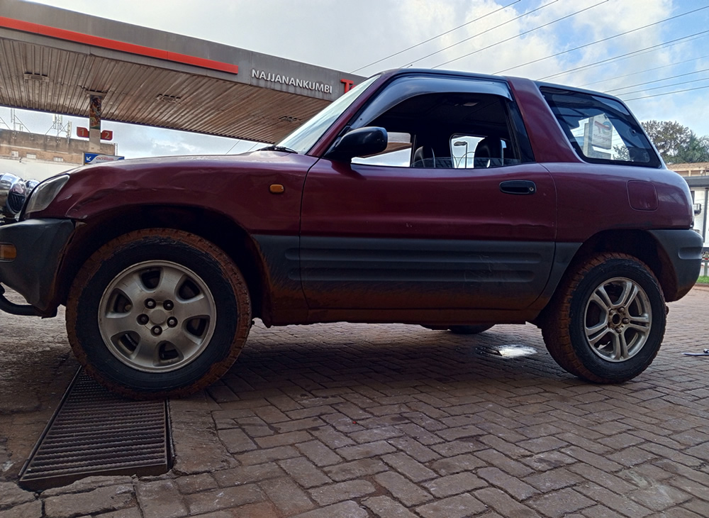 Toyota Rav4 short – car hire uganda